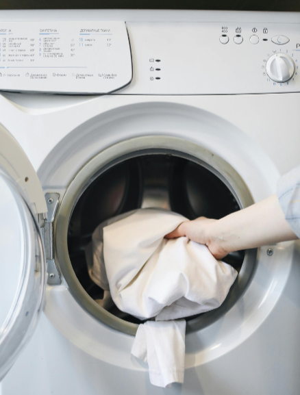 Gardinen richtig waschen und bügeln – Grauschleier Adieu