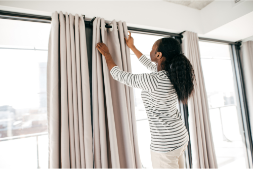 Moderner Fensterschmuck: Ösenschals und Schlaufenvorhänge