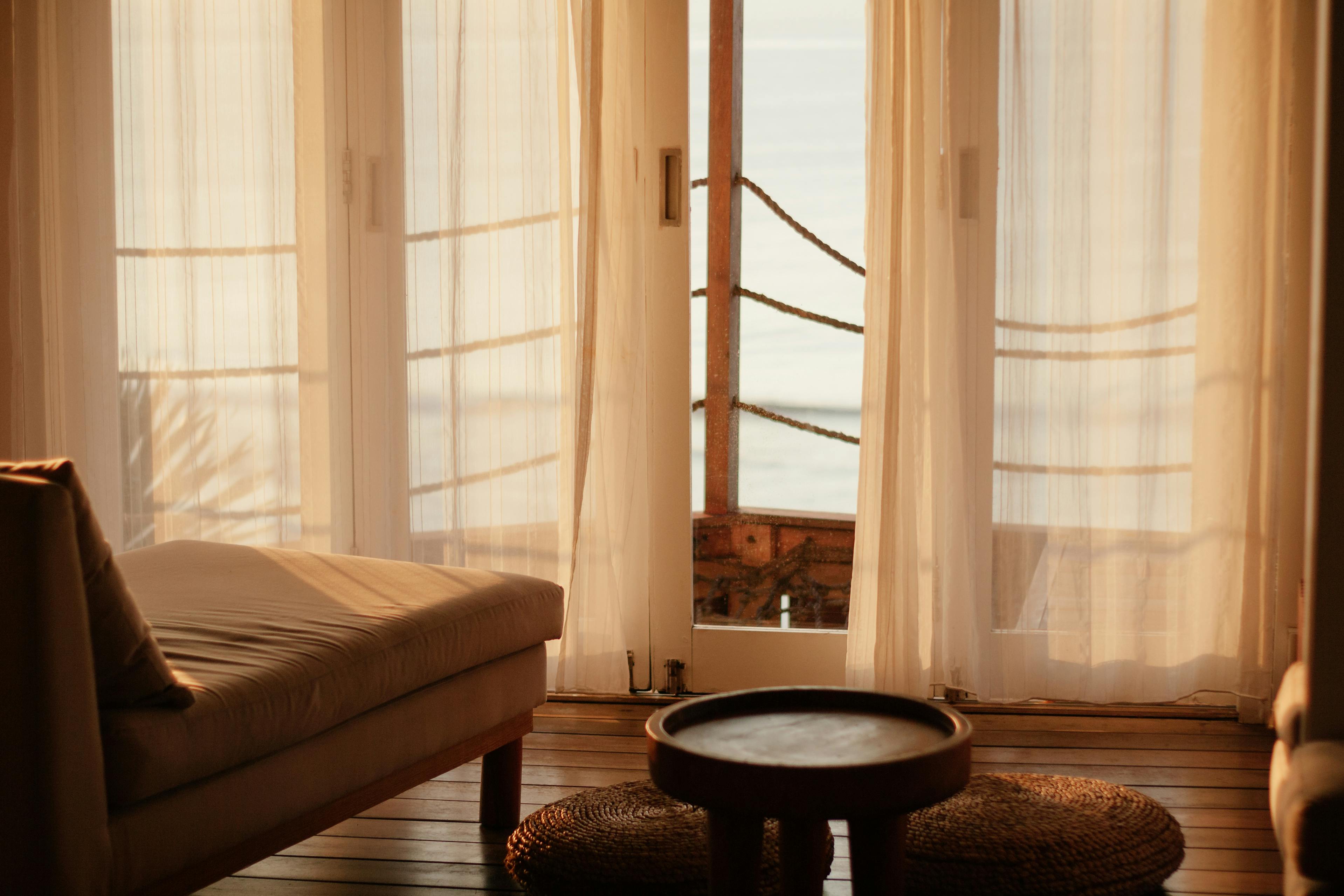 Die passende Gardine für aktuelle Wohntrends: Hygge