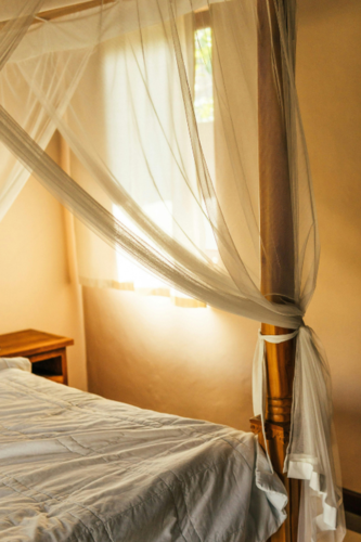 Vorhänge für das Himmelbett